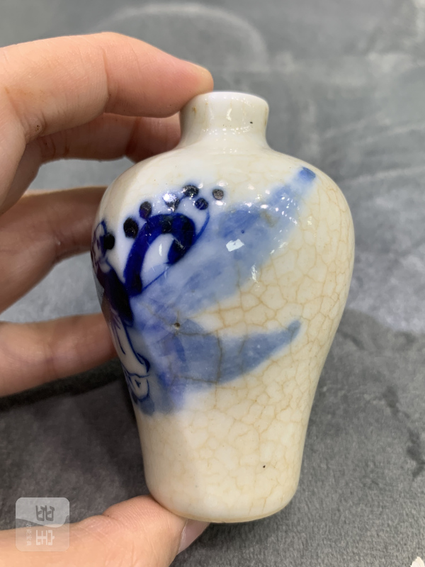 清晚期哥釉青花和合二仙纹鼻烟壶 - 图3